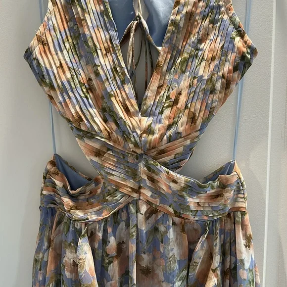 ASTR the Label Noya Floral Maxi Dress in Iris Blue Blush - Picture 4 of 12